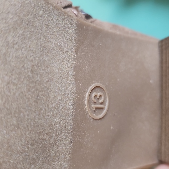 Universal Thread Boots - Picture 3 of 4